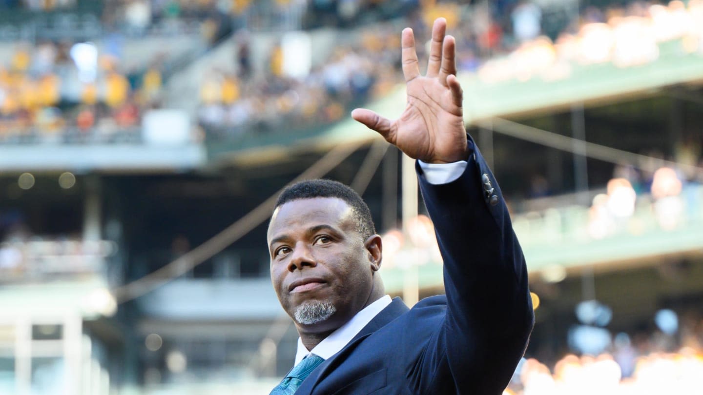 Ken Griffey Jr. Wows Everyone in Cooperstown at East-West Classic