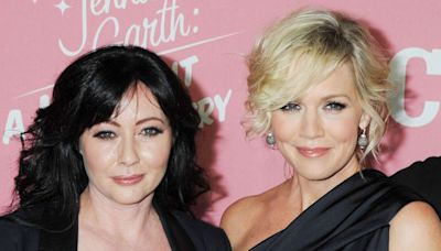 Jennie Garth Shares How 'Beverly Hills, 90210' Cast Leans on Each Other After Shannen Doherty's Death (Exclusive)