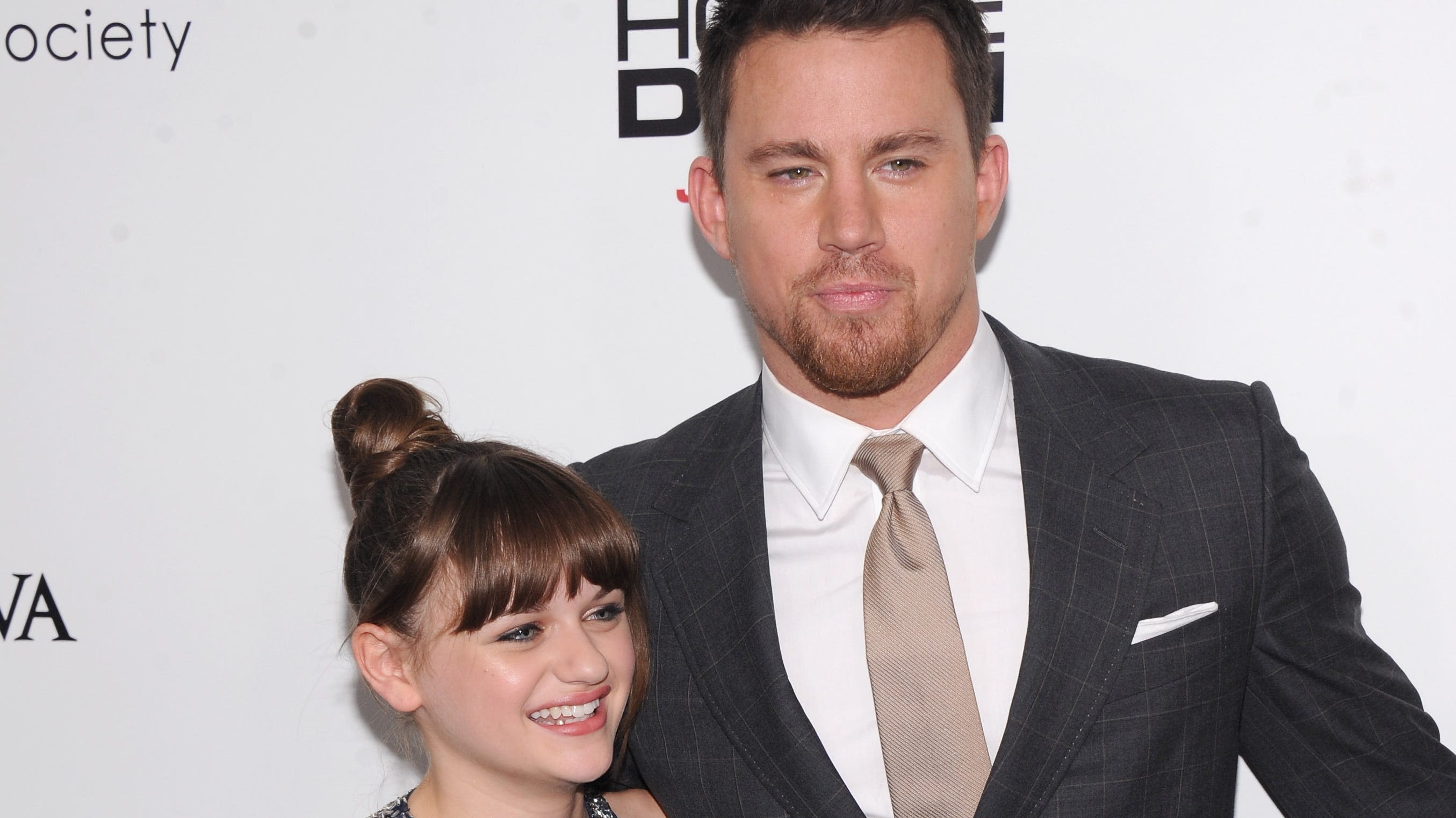 Joey King reunites with 'White House Down' co-star Channing Tatum on 'The Tonight Show'