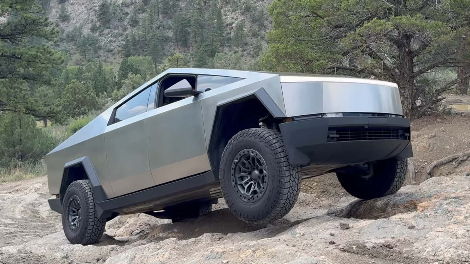 See The Tesla Cybertruck Put Its Diff Locker To Work Off-Road: ‘Much Better Than Expected’