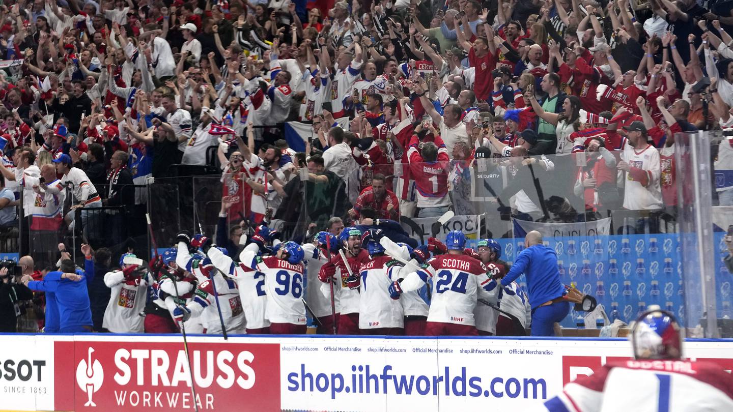 Czech Republic beats Switzerland 2-0 to win hockey world championship