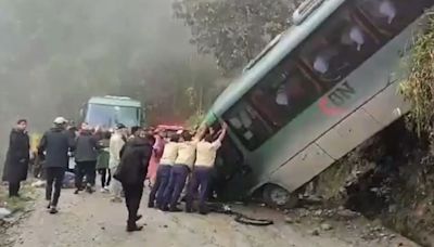 Tres turistas chilenas se encuentran en estado “reservado”: bus cayó por una pendiente en Machu Picchu