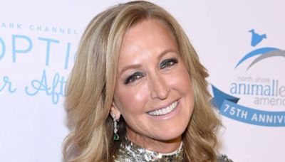 Lara Spencer wows in figure-hugging red dress as she takes center stage on GMA