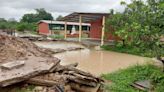 Evidencían obra inconclusa en escuela de Tenampulco