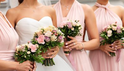 Bride praised for replacing maid of honor after she refused to buy dress