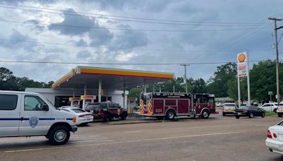 2 dead, 3 injured after shooting at Jackson gas station