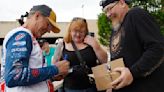 Former NASCAR driver Kyle Petty makes pit stop in Bettendorf