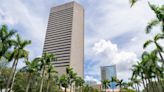 Alcaldesa de Miami-Dade impulsa el pago de $133 millones por encima del valor de mercado por edificios de oficinas antiguos