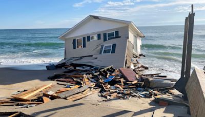 6th house tumbles into Atlantic along North Carolina coast