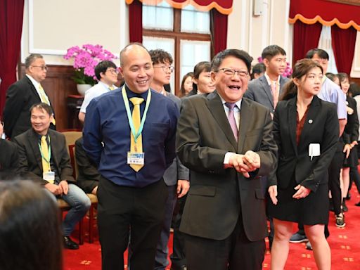 陪賴清德接見科展台灣隊 潘孟安重逢縣長獎屏東囝仔