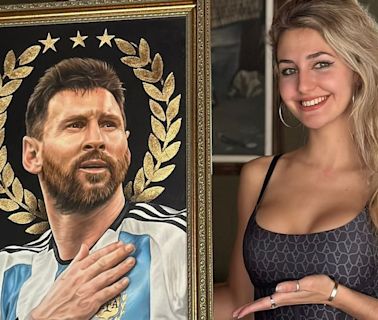 Del conurbano a París: quién es la artista argentina que vende sus cuadros de Lionel Messi en los JJOO