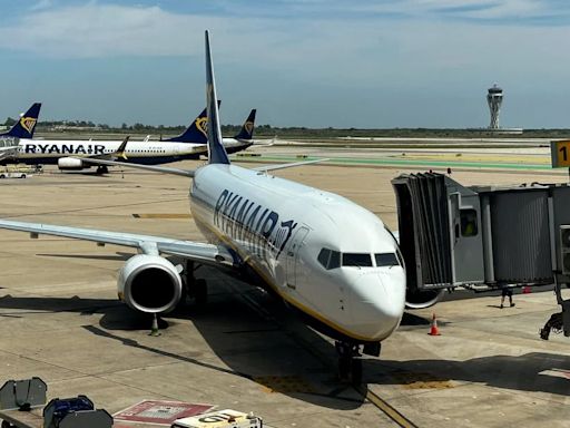 No sólo es el equipaje: las otras prácticas por las que Consumo ha multado a Ryanair, Vueling, EasyJet y Volotea