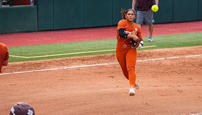 Replay: No. 1 Texas softball beat Texas A&M in game 3, reaches Women’s College World Series