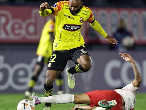 Barcelona se desinfló, le remontaron y quedó fuera de Copa Sudamericana