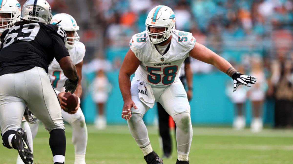 Connor Williams free agency: Former Cowboys, Dolphins OL talking to multiple teams about a deal, per report