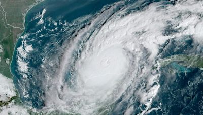 Dónde va el huracán Milton en vivo: trayectoria y cuándo tocará tierra en Tampa, Florida