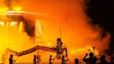 La espectacular tradición china de la danza del dragón de fuego tiene cientos de años. Aquí las razones por las que sigue deslumbrando