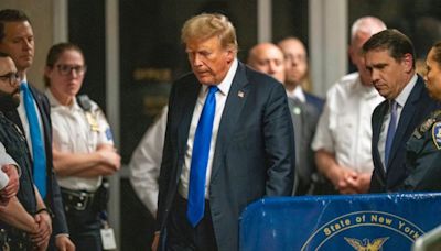 Trump 'parecia muito arrasado', diz desenhista de júri que condenou ex-presidente americano