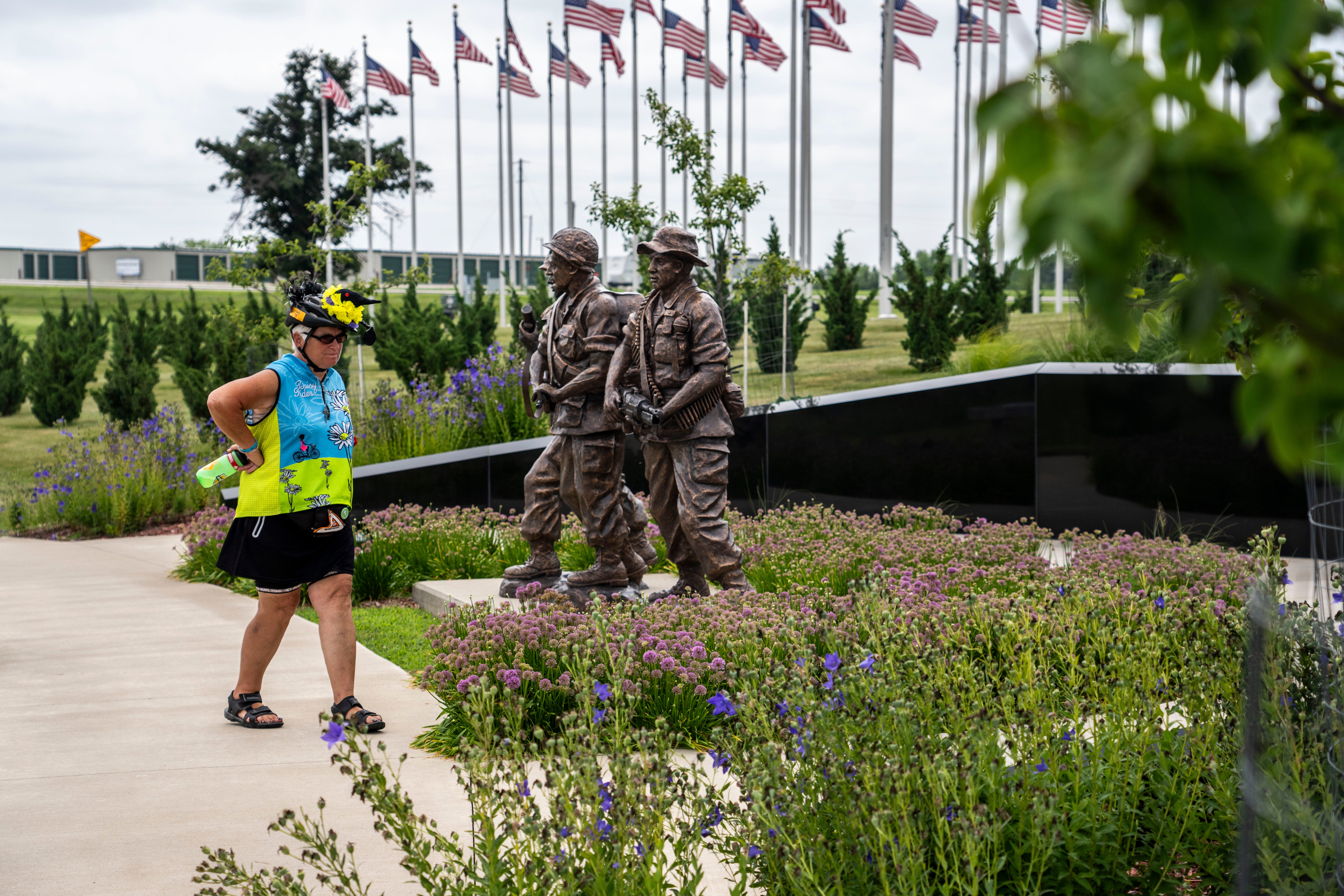 'Somebody cared about them': Albia RAGBRAI stop features monument for veterans, soldiers