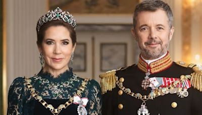 Una experta en comunicación no verbal analiza la pose de Mary y Federico de Dinamarca en su primera foto oficial como reyes