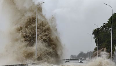 Typhoon Gaemi hits China's coast after leaving 25 dead in Taiwan and the Philippines