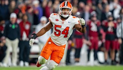 Eagles post touching picture of Jeremiah Trotter & Jeremiah Trotter Jr. after drafting Clemson LB: 'Welcome home' | Sporting News