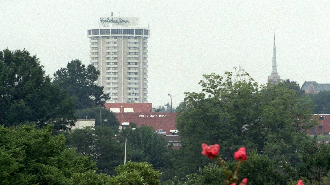 Raleigh’s iconic downtown Holiday Inn gets a reprieve and won’t close for months