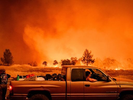 WATCH: Thousands Evacuated As California's Park Fire Expands To Over 370,000 Acres - News18