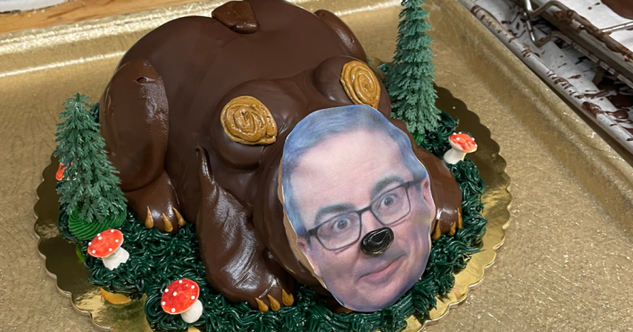 John Oliver eats giant Deising's cake bear, pledges $10K donation to Peoples' Place of Kingston, NY