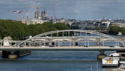 Hallado un cuerpo descuartizado dentro de una maleta bajo uno de los puentes históricos de París