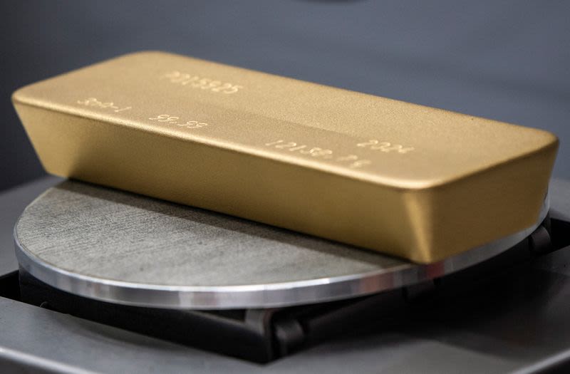 Gold rises more than 1% on safe-haven demand, Fed rate-cut optimism