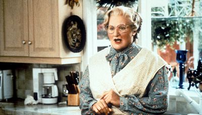 'Mrs. Doubtfire' Movie Kids Are All Grown Up in Sweet Reunion Photo