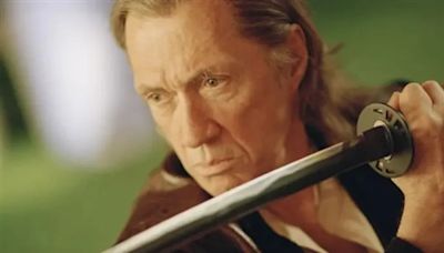 El oscuro final de David Carradine, el actor de “Kung Fu”: los excesos y la muerte por “accidente sexual”