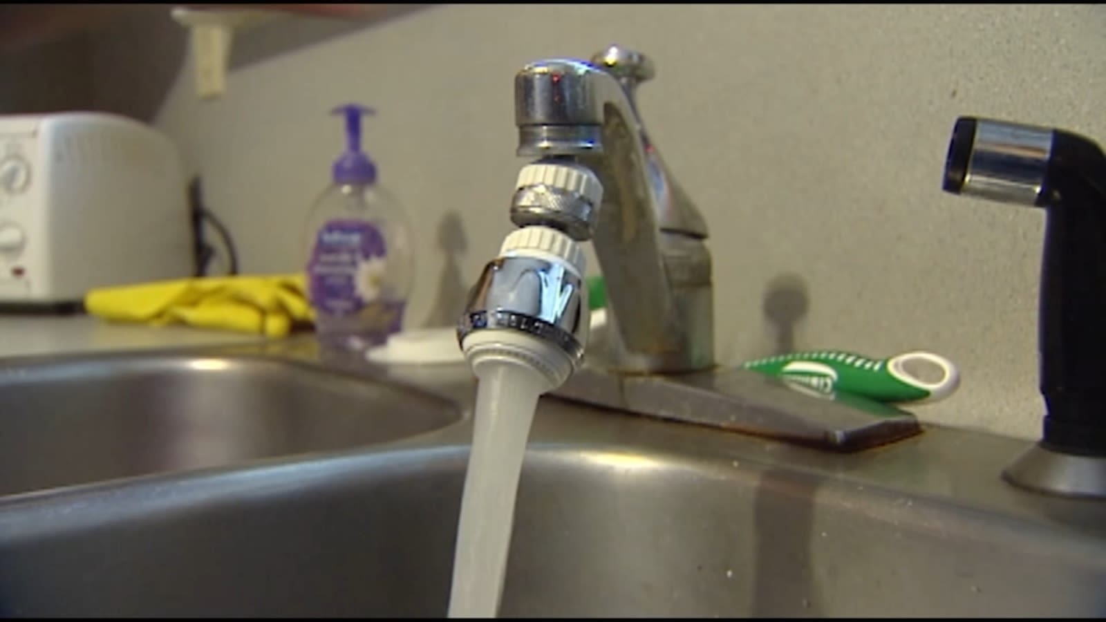 Houston Public Works plans to send a 'set rate' to water customers in May to reduce high bills