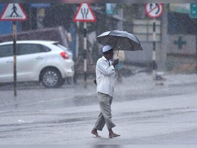 IMD weather today: Light rain expected in Delhi, heatwave alert in 5 states