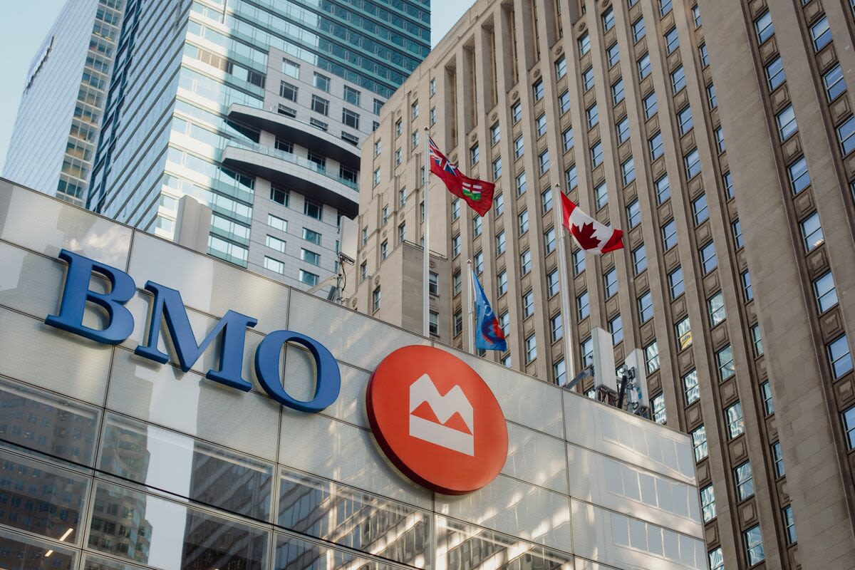 Bank of Montreal Cuts More US Investment Bankers in Drive for Savings