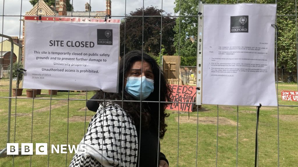 Oxford University Gaza protest: Fencing erected around camp