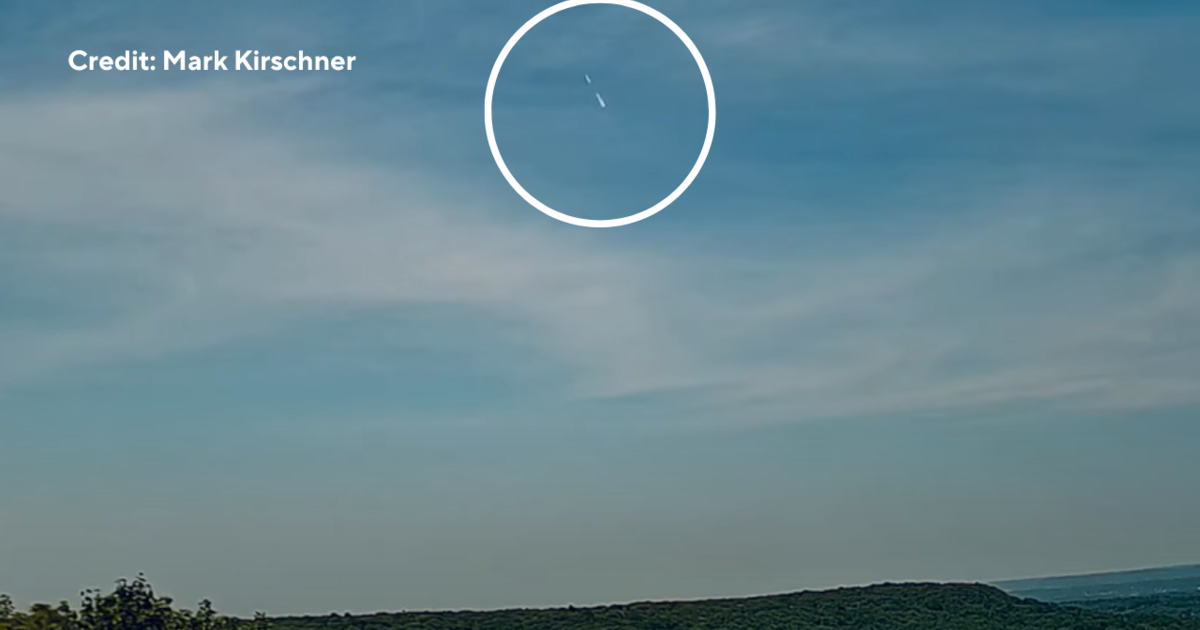 Possible meteor passes over NYC and New Jersey. Videos show fireball streak through sky.