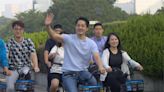 蔣萬安騎單車逛黃浦江 中午和台商座談