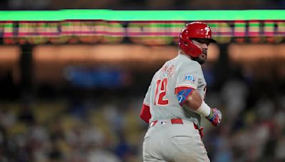 Kyle Schwarber slugs 3 homers and has 7 RBIs for Phillies in 9-4 win over Dodgers