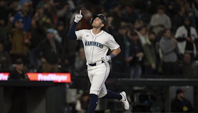 Deadspin | Mariners seek four-game sweep vs. Astros