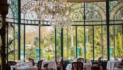 Where To Eat In Paris: 8 Historic Restaurants To Book Right Now