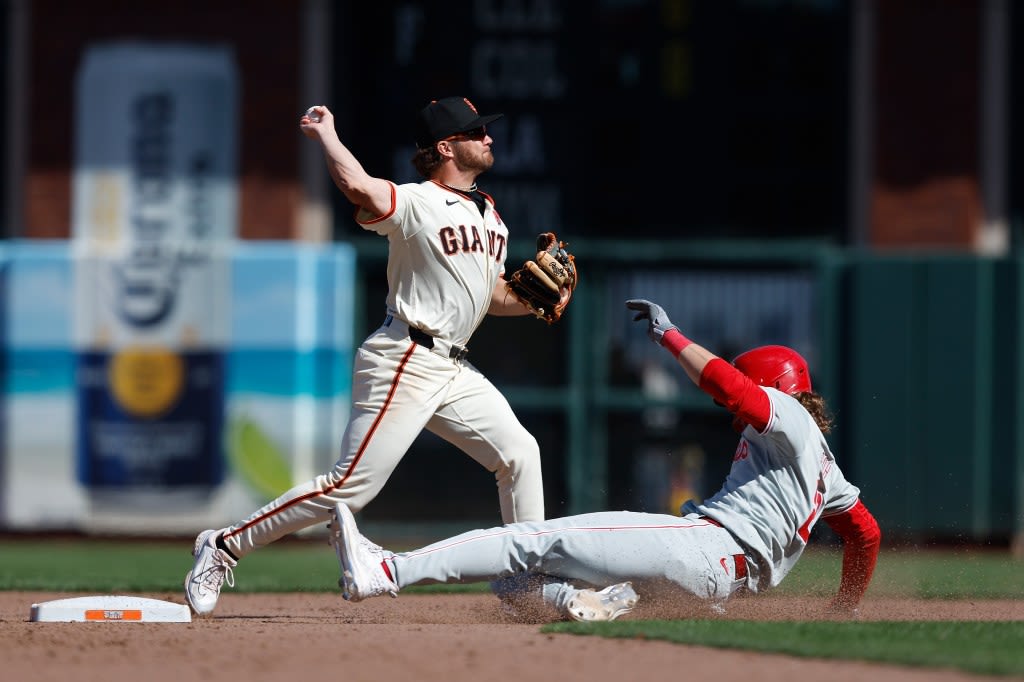 With help from playoff legend, SF Giants’ Brett Wisely providing production