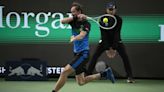 Medvedev, Tsitsipas y Jarry se clasifican para la tercera ronda en Shanghái