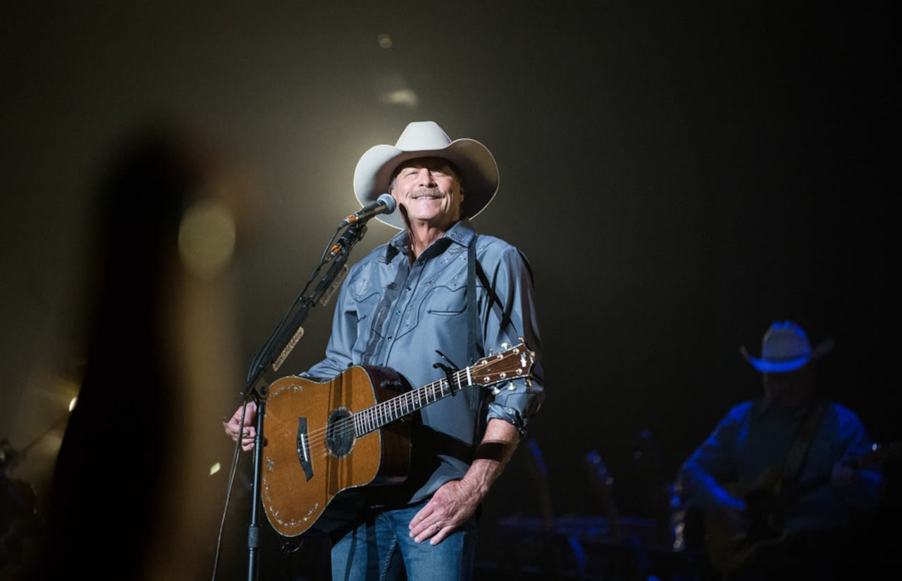 Country music legend Alan Jackson shares major life announcement ahead of farewell tour
