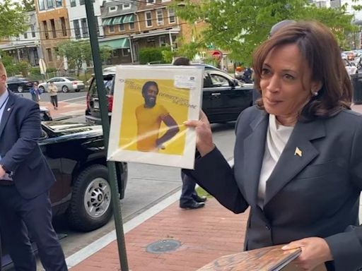 Bailonga, compradora de vinilos y fan del 'hip hop' o del jazz. ¿Es Kamala Harris la política más musical que hemos conocido?