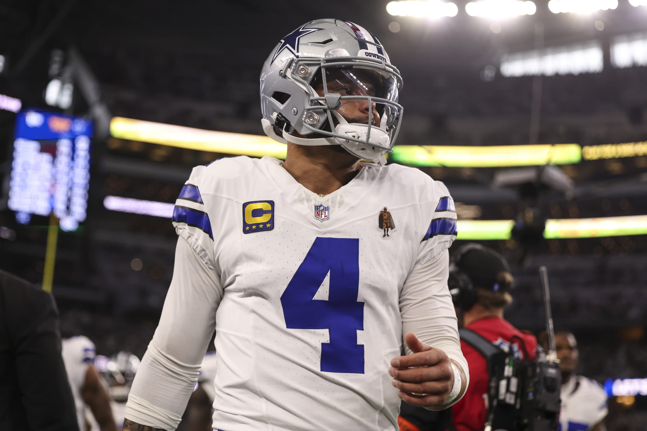 Dallas Cowboys Quarterback Dak Prescott Doesn't Need to be Highest Paid