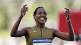 Queniana Faith Kipyegon bate recorde mundial dos 1500 metros