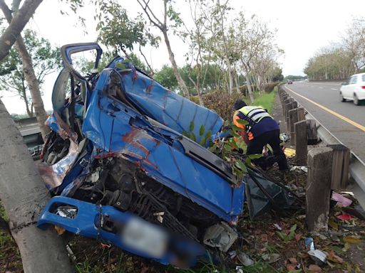 雲林台78線死亡車禍 小客車撞小貨車直衝分隔島釀1死