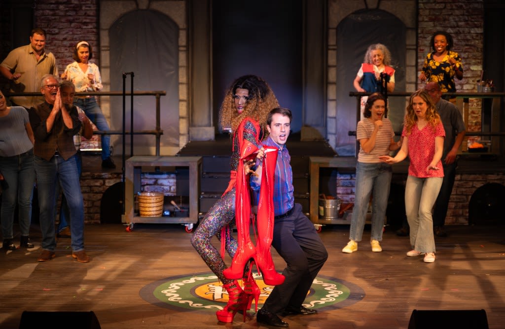 Review: ‘Kinky Boots’ at Little Theatre of Virginia Beach offers irresistible plot that leaves audience satisfied